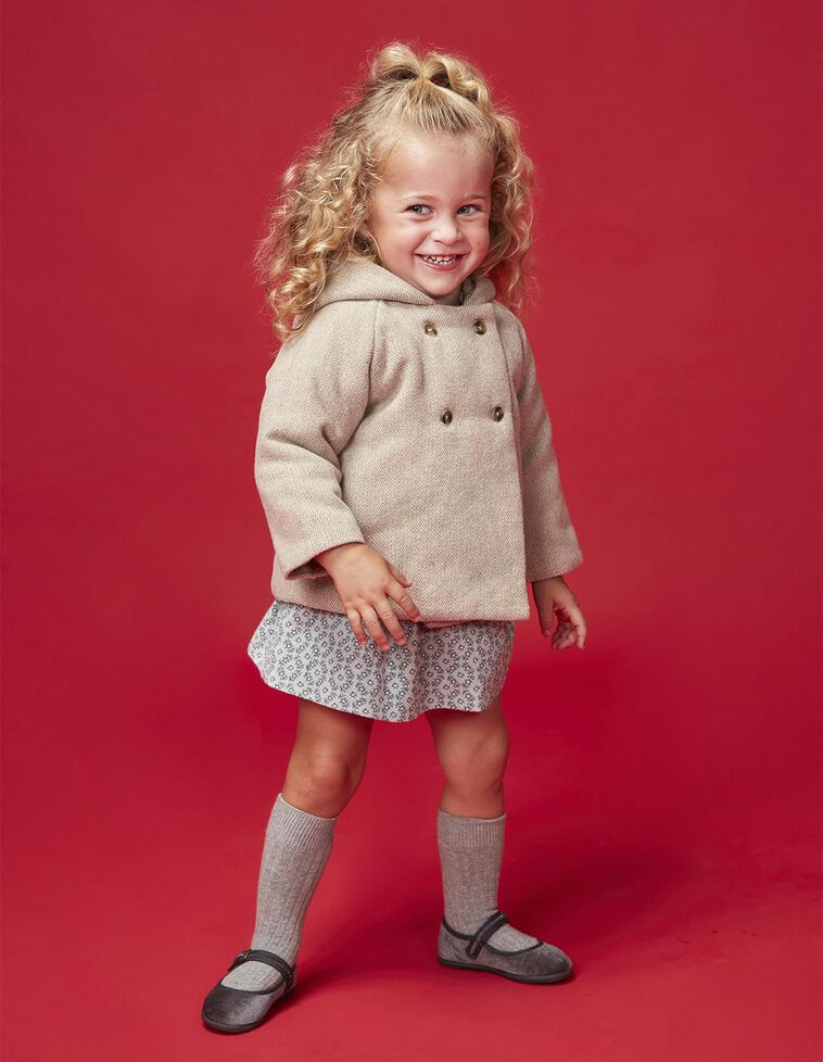 Abrigo de espiga con capucha marrón claro