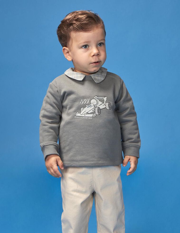 Sudadera con print coche de carreras verde oscuro