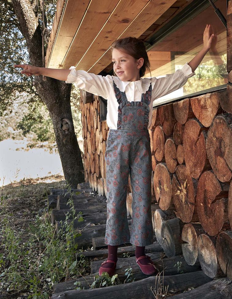 Peto estampado con tirantes verde