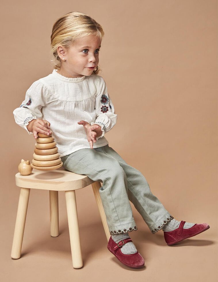 Pantal&oacute;n bordados verde