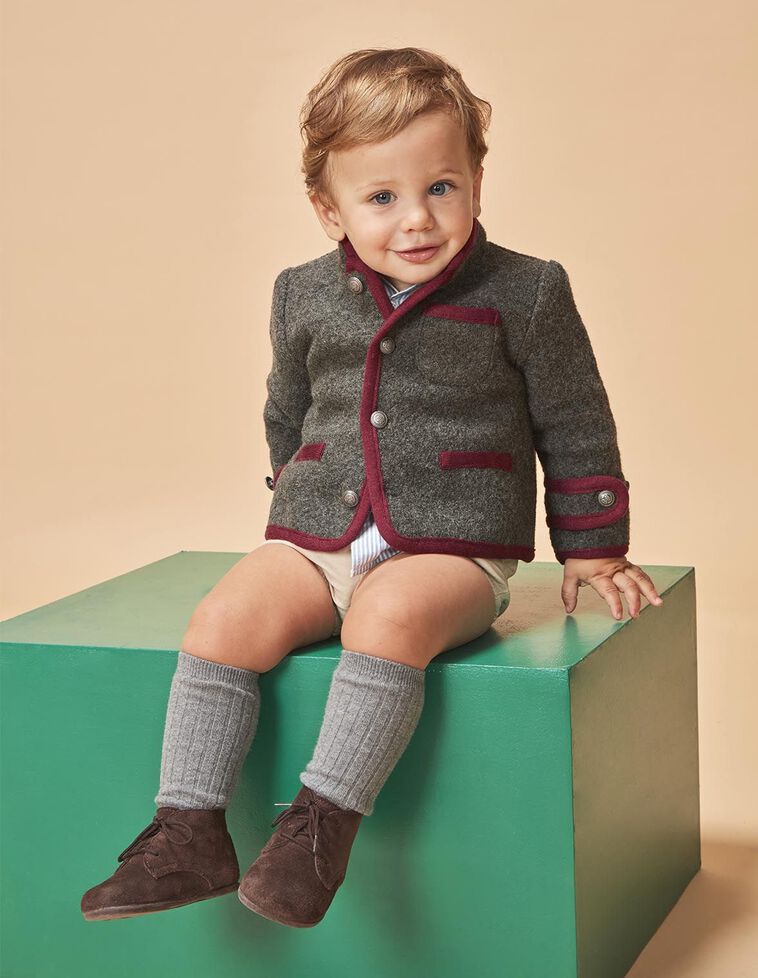 Chaqueta austriaca de lana con detalles burdeos