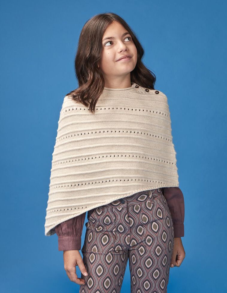 Poncho con flecos marrón claro