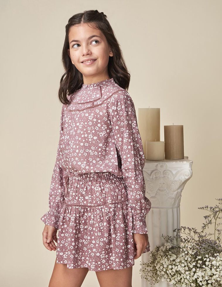 Falda estampada con volante morado